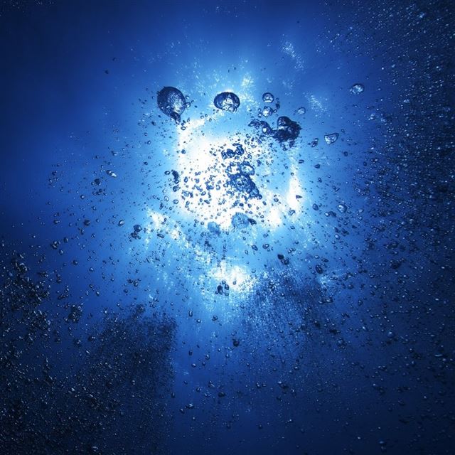 1024x1024 Under The Water - bubble iPad Wallpaper