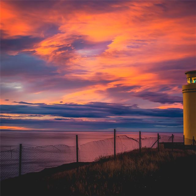 1024x1024 guiding light beautiful scenery 4k - scenery iPad Wallpaper