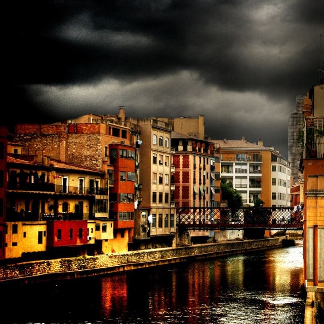 1024x1024 Dark Town Architecture - town iPad Wallpaper
