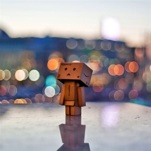 1024x1024 Danbo In The City - circle iPad Wallpaper