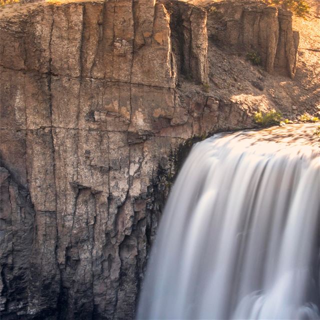 1024x1024 devils postpile national monument waterfall - nature iPad Wallpaper
