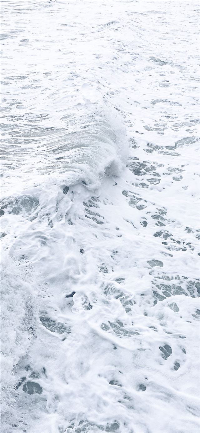 1125x2436 ocean with wave -  iPhone 11 Wallpaper