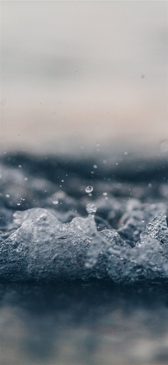 1125x2436 shallow focus photography of water splash - new zealand iPhone 11 Wallpaper
