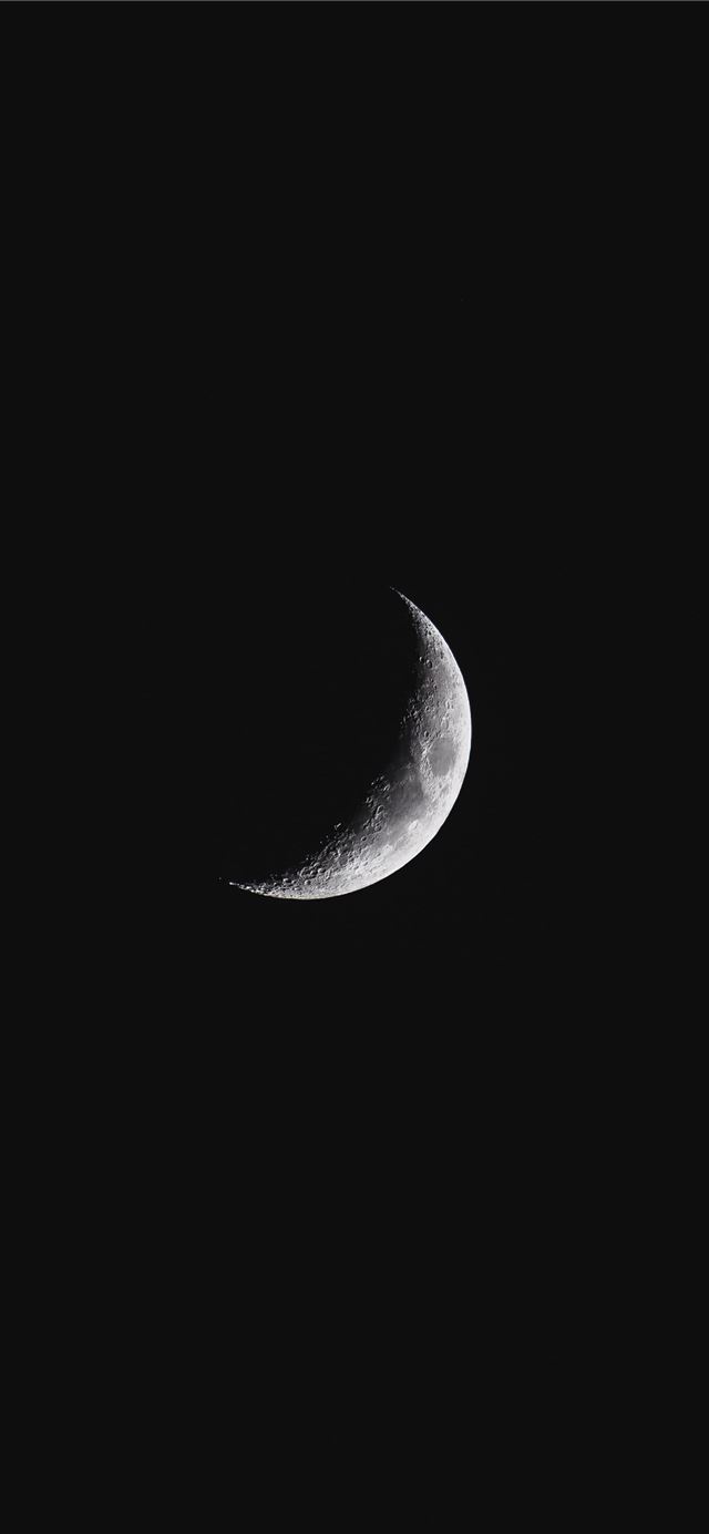 1125x2436 closeup photography of crescent moon - moon iPhone 11 Wallpaper