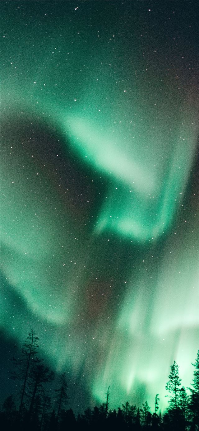 1125x2436 northern light at night - sky iPhone 11 Wallpaper