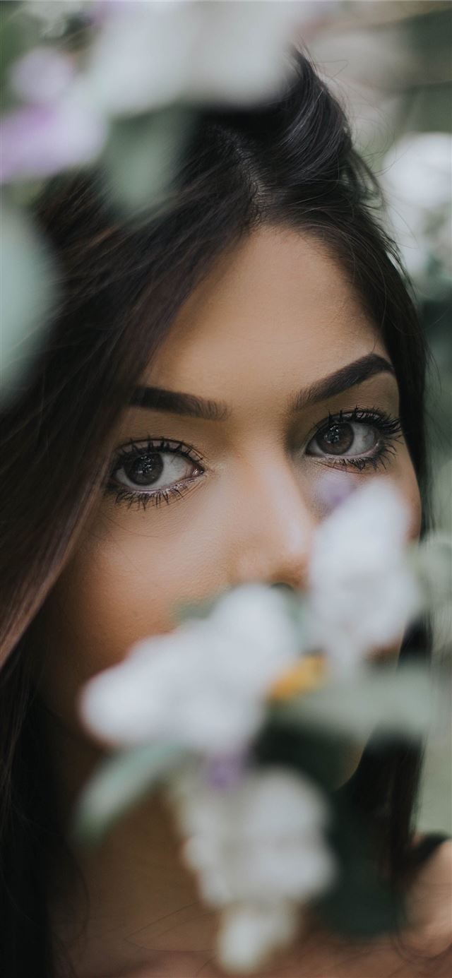 1125x2436 woman's face photography -  iPhone 11 Wallpaper