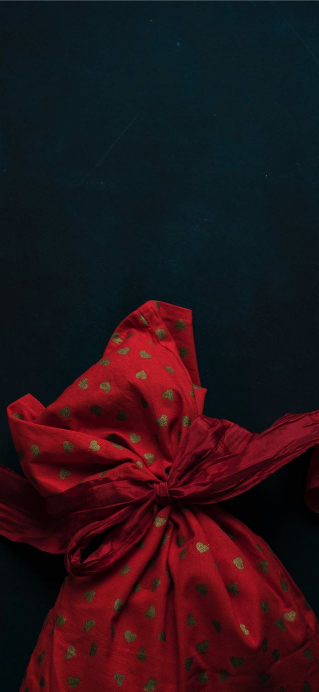 1125x2436 red and beige heart printed cloth - christmas iPhone 11 Wallpaper