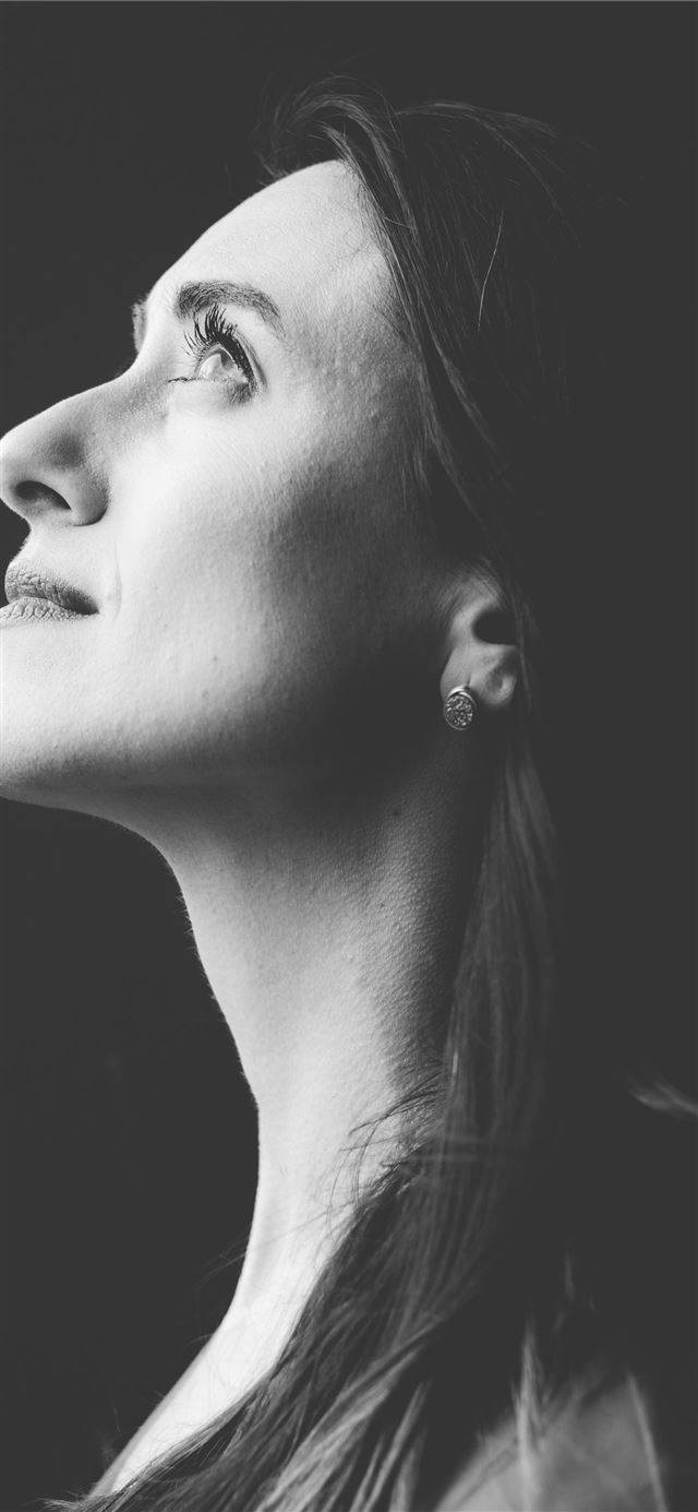 1125x2436 grayscale photography of woman - portland iPhone 11 Wallpaper