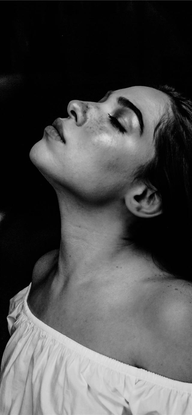 1125x2436 grayscale photo of a woman wearing white off shoul... - san diego iPhone 11 Wallpaper