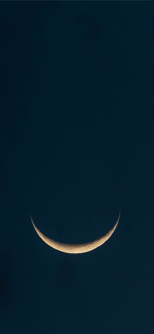 1125x2436 crescent moon - night iPhone 11 Wallpaper
