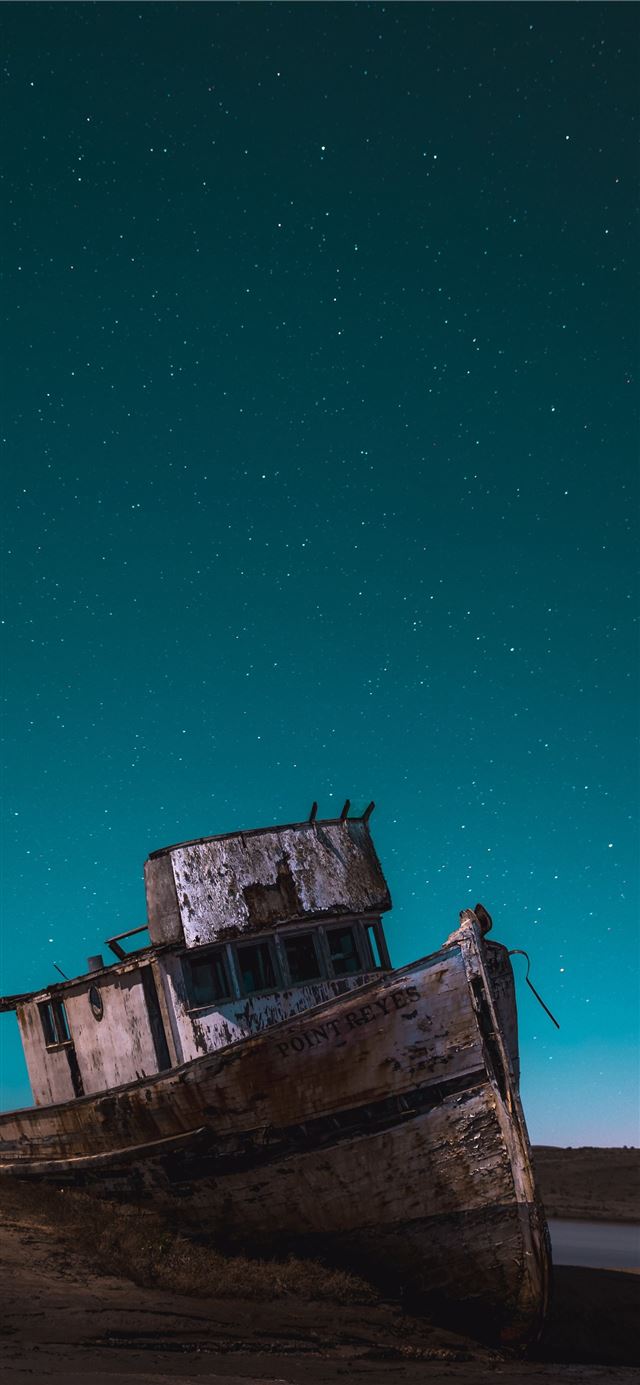 1125x2436 brown shipwrecked on shore - star iPhone 11 Wallpaper
