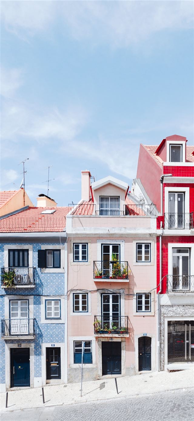1125x2436 white and red concrete house - portugal iPhone 11 Wallpaper