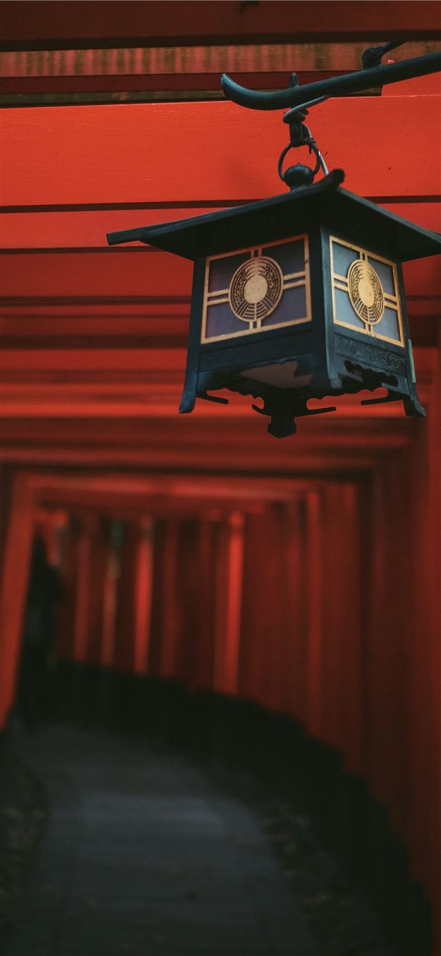 1125x2436 shallow focus photography of lantern -  iPhone 11 Wallpaper