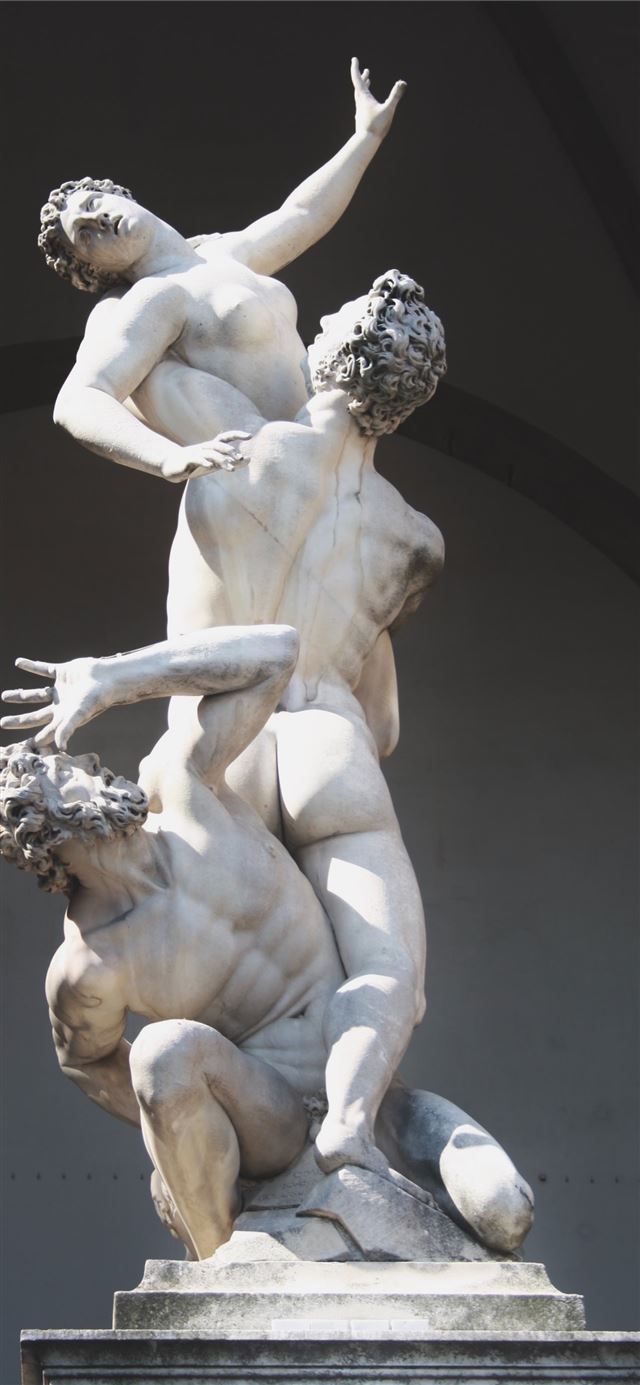 1125x2436 woman and men statue -  iPhone 11 Wallpaper
