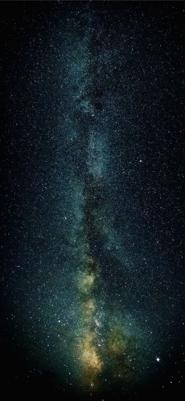 1125x2436 The Milky Way from Glacier Point in Yosemite Natio... -  iPhone 11 Wallpaper