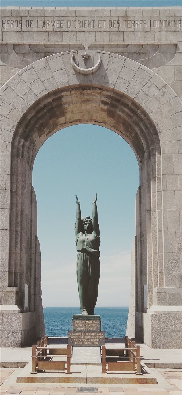 1125x2436 Aux Heros De L'Armee O'Orient Et Des Terres Lointa... -  iPhone 11 Wallpaper