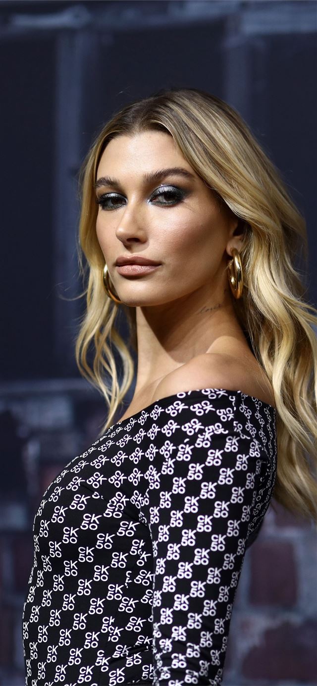1125x2436 5k hailey baldwin 2020 - 5k iPhone 11 Wallpaper