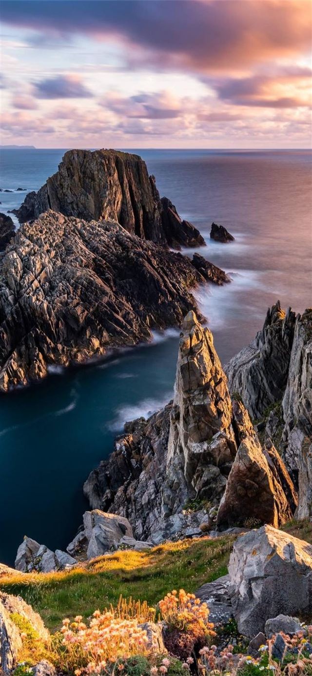 1125x2436 malin during sunset - photography iPhone 11 Wallpaper