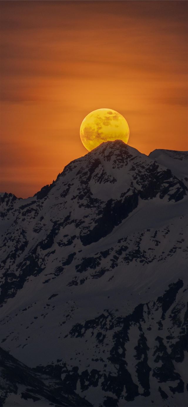 1125x2436 rise of supermoon - 5k iPhone 11 Wallpaper