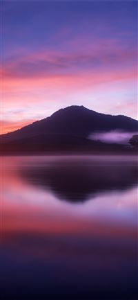 water under blue and red sky wallpaper