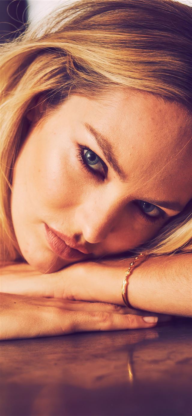 1125x2436 2020 candice swanepol - model iPhone 11 Wallpaper