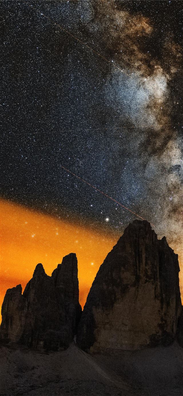 1125x2436 milky ways setting behind the tre cime di lavaredo... - milky way iPhone 11 Wallpaper