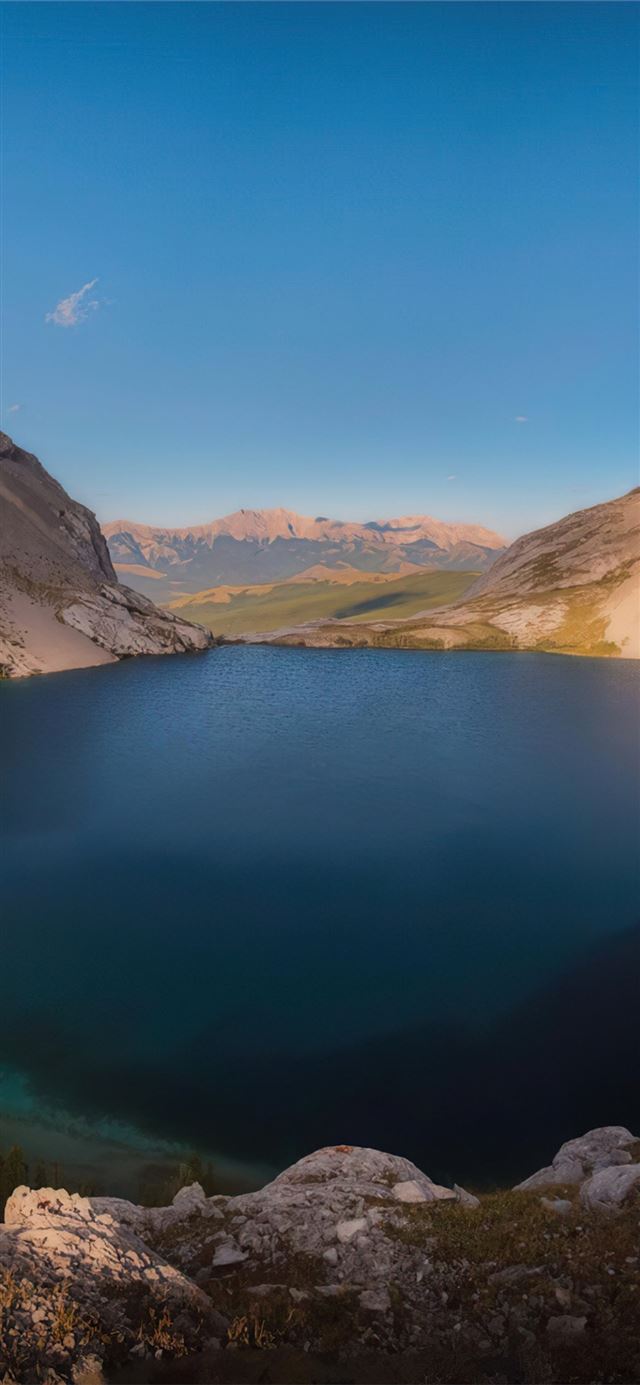 1125x2436 carnavron lake in kananaskis alberta 4k - lake iPhone 11 Wallpaper