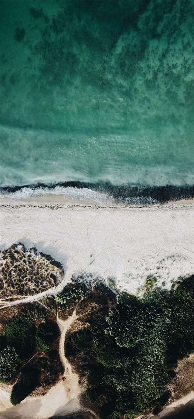 1125x2436 Tarifa  Spain - sand iPhone 11 Wallpaper