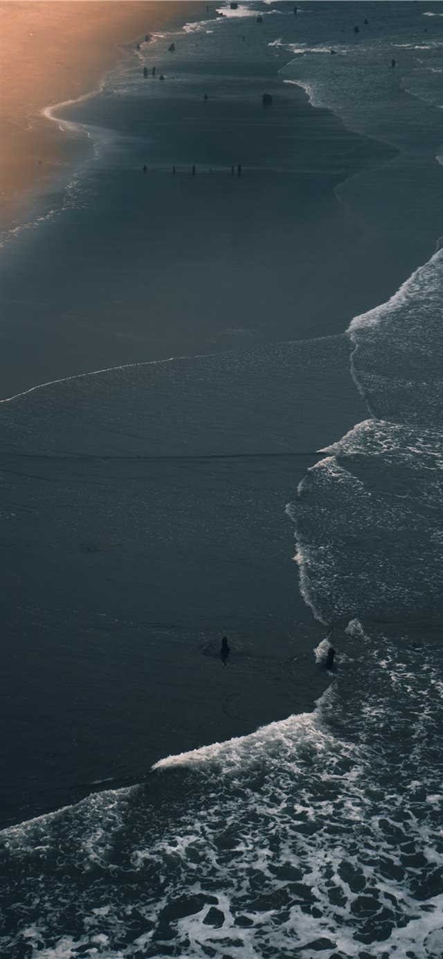1125x2436 Coming in on the tide - united states iPhone 11 Wallpaper