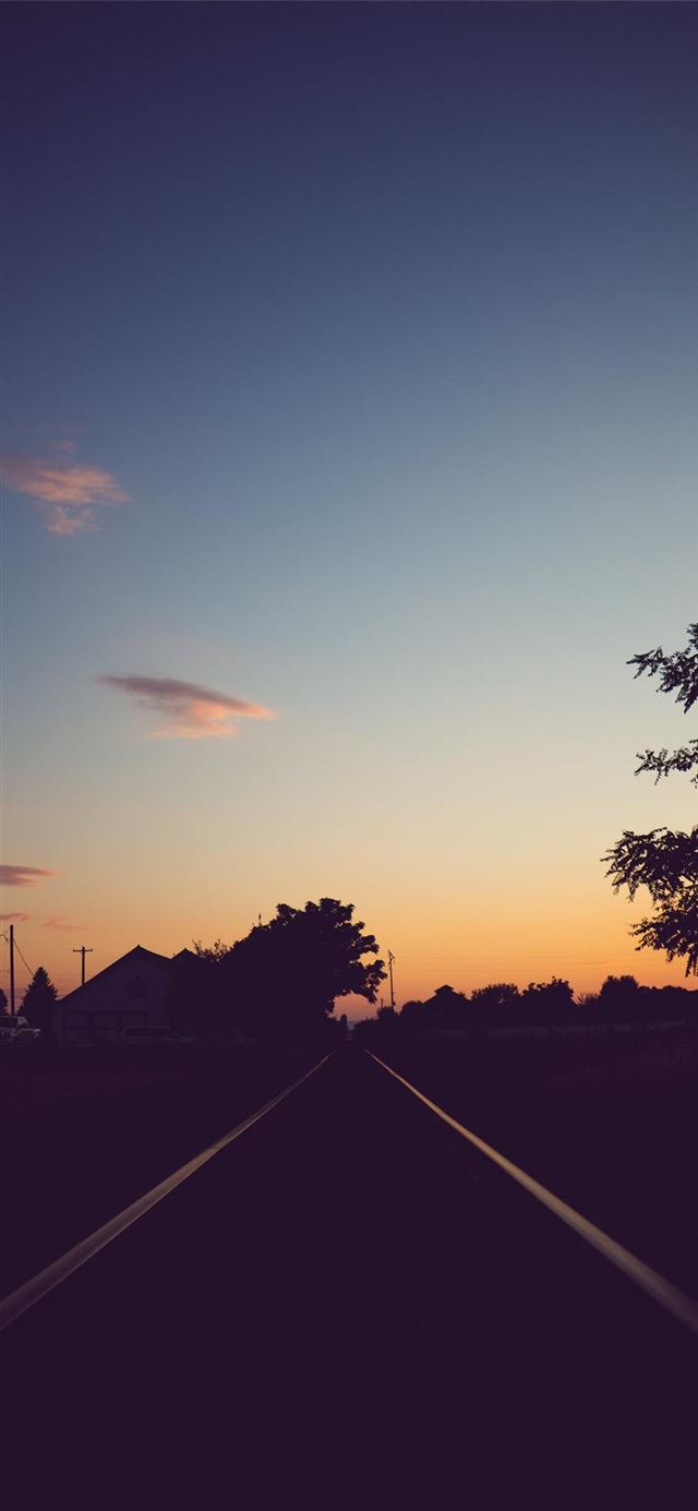 1125x2436 Sunset on the Rails - dark (black) iPhone 11 Wallpaper
