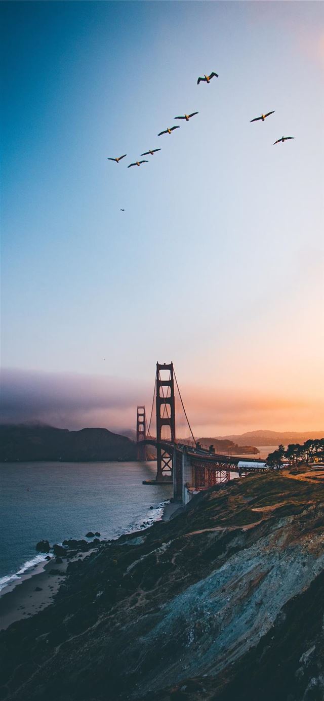 1125x2436 Golden Gate Bridge  United States -  iPhone 11 Wallpaper