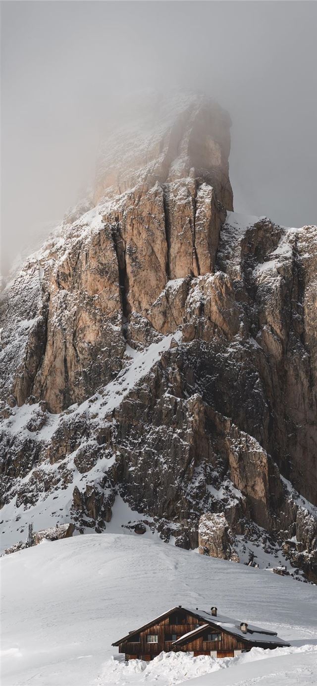 1125x2436 Giau Home  - winter iPhone 11 Wallpaper
