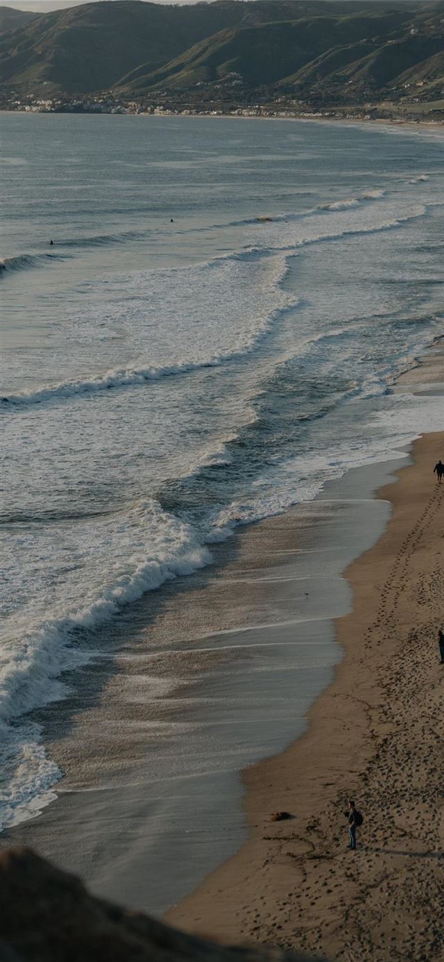 1125x2436 Malibu - water iPhone 11 Wallpaper