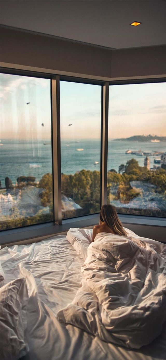 1125x2436 The view from the Swissotel in Istanbul -  iPhone 11 Wallpaper