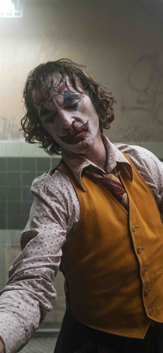 1125x2436 the joker joaquin phoenix 5k - 2019 movies iPhone 11 Wallpaper