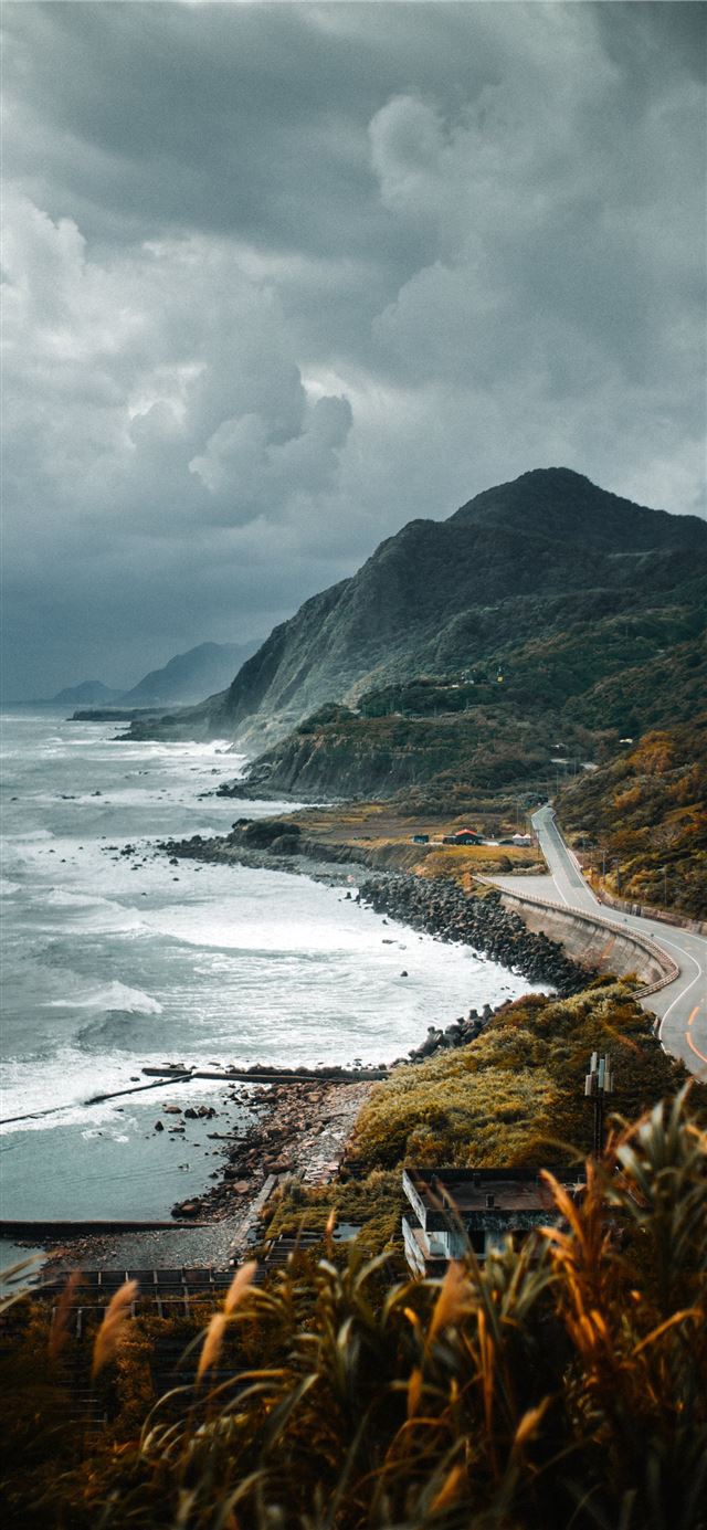 1125x2436 bird's eye view photo of waves crashing on shore - scenery iPhone 11 Wallpaper
