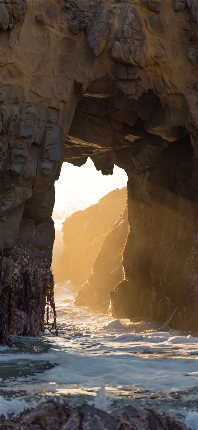 1125x2436 natural arch at the beach - ocean iPhone 11 Wallpaper