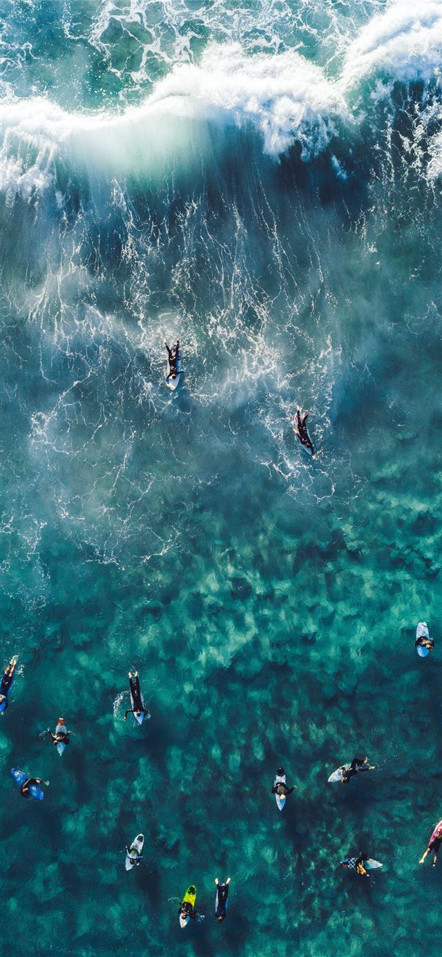 1125x2436 people on body of water - scenery iPhone 11 Wallpaper