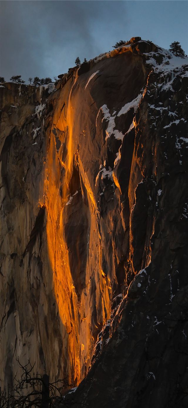 1125x2436 brown and gray rocky mountain - volcano iPhone 11 Wallpaper
