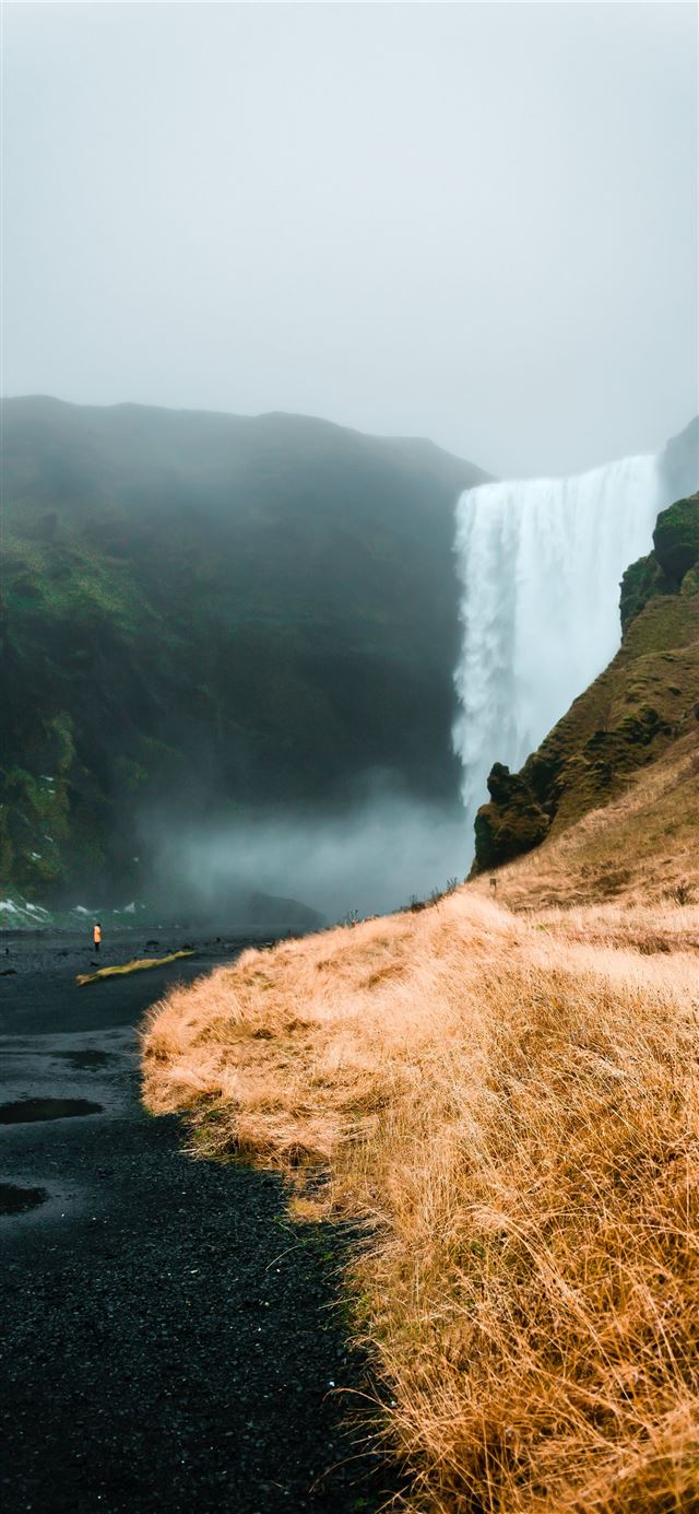 1125x2436 waterfalls close up photography - waterfall iPhone 11 Wallpaper