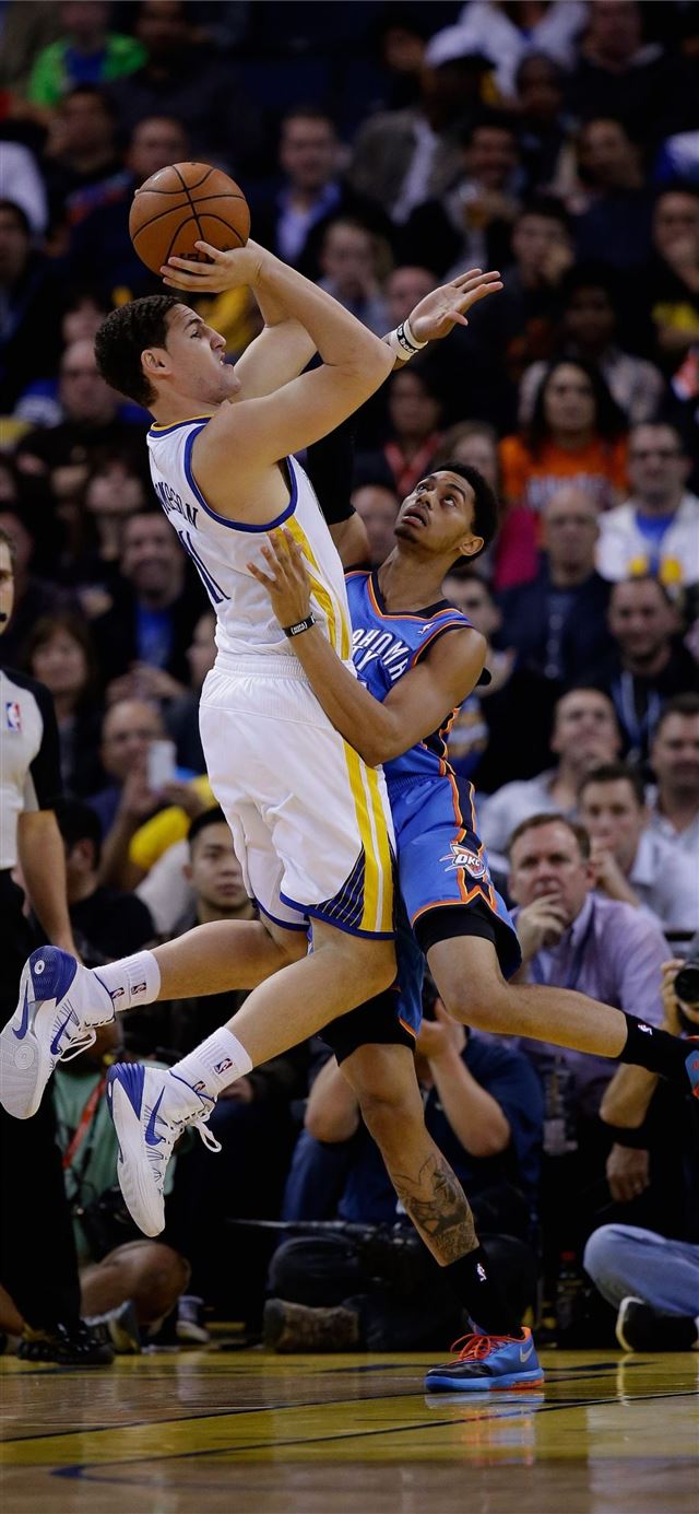 1125x2436 OAKLAND CA NOVEMBER 14 Klay Thompson of the Golden... - klay thompson iPhone 11 Wallpaper