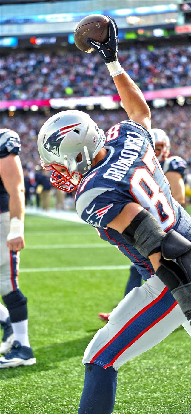 1125x2436 Rob Gronkowski Gronk spike - united states iPhone 11 Wallpaper