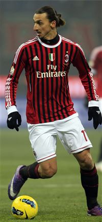 Zlatan Ibrahimovic AC Milan www classicfootballshi... iPhone 11 wallpaper
