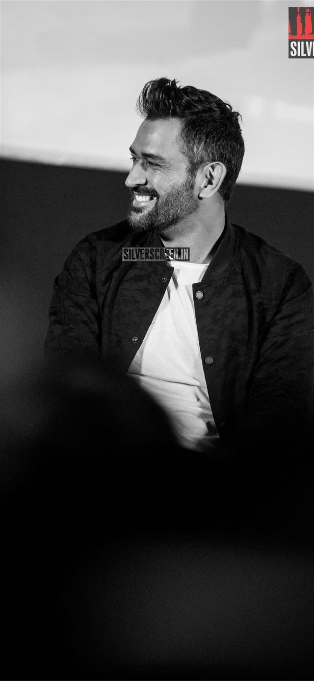 1125x2436 MS Dhoni at MS Dhoni The Untold Story Movie Promot... - ms dhoni iPhone 11 Wallpaper