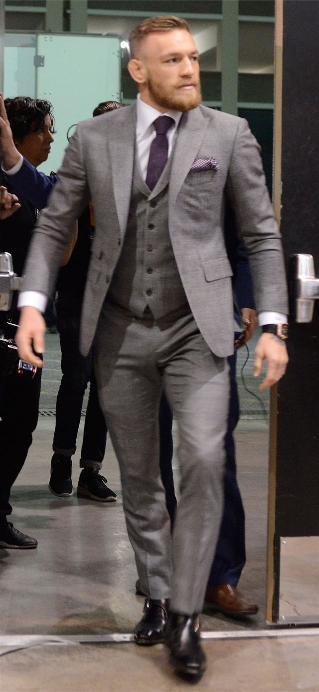 1125x2436 Conor Mcgregor Suit New -  iPhone 11 Wallpaper