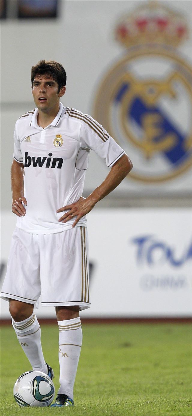 1125x2436 Kaka HD - soccer celebrity iPhone 11 Wallpaper