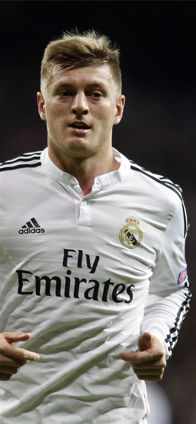 1125x2436 Toni Kroos German Soccer Player Samsung Galaxy Not... - sport celebrity iPhone 11 Wallpaper