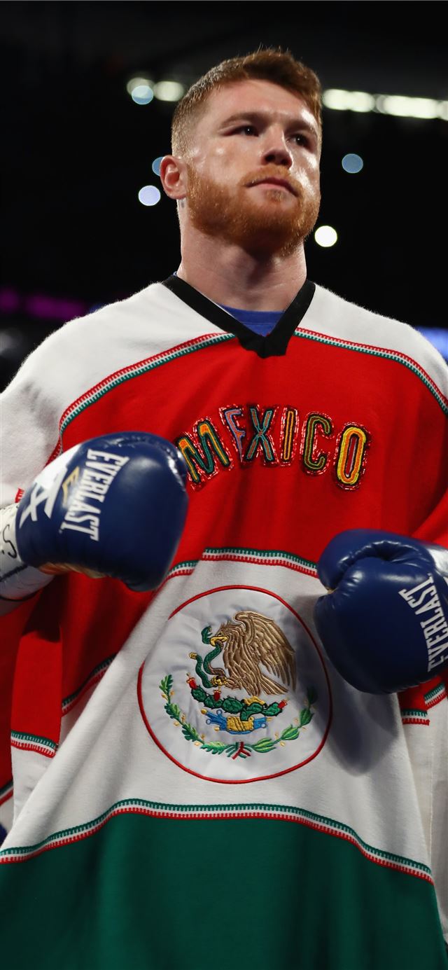 1125x2436 En fotos El 'Canelo' Álvarez fue mucho boxeador p... - sport celebrity iPhone 11 Wallpaper
