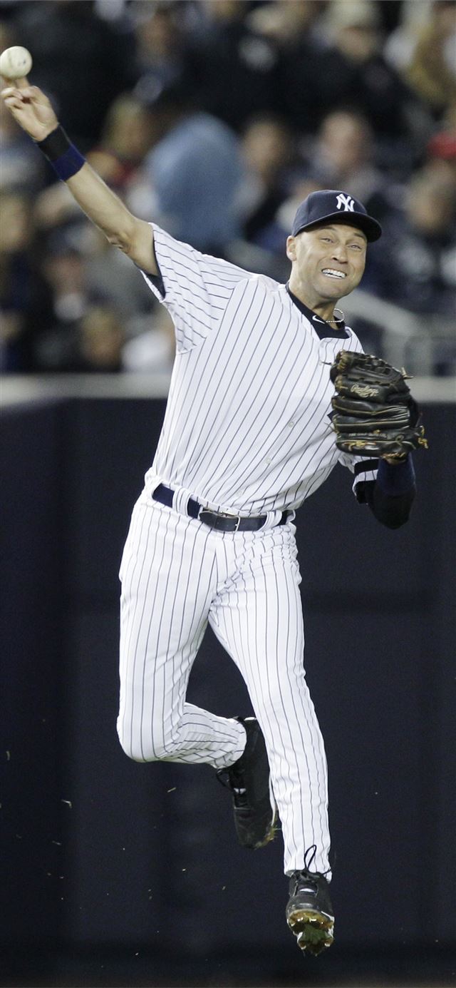 1125x2436 Derek Jeter - boxing celebrity iPhone 11 Wallpaper