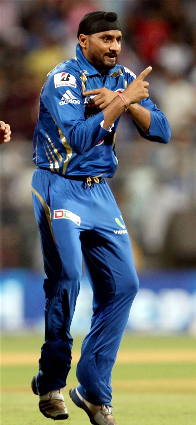 1125x2436 IPL 6 Royal Challengers Bangalore Vs Mumbai Indian... - harbhajan singh iPhone 11 Wallpaper